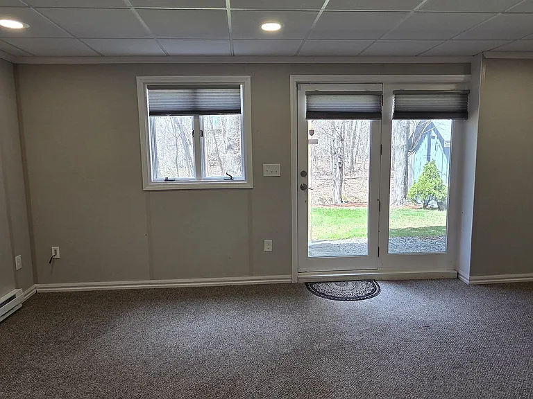 15 Bonnie Ln #R — Photo 20