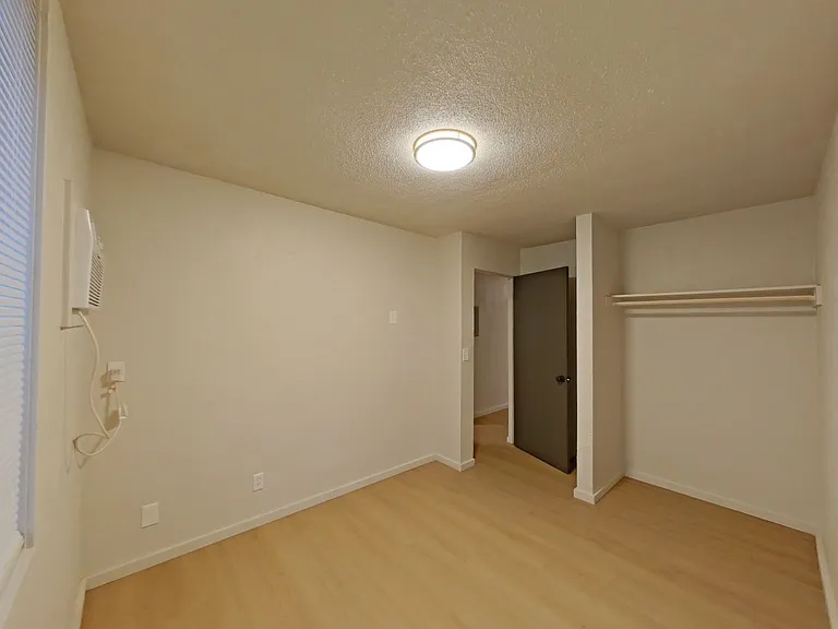 University Manor - Newly Renovated Units just a short walk from Campus! — Photo 78