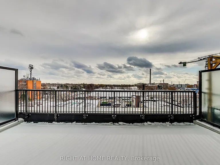 1602 Queen St E #PENTHOUSE — Photo 23