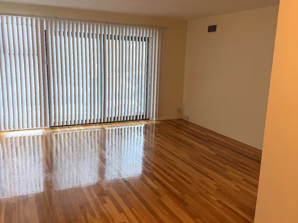 200 Central St APT 5, Stoneham, MA 02180