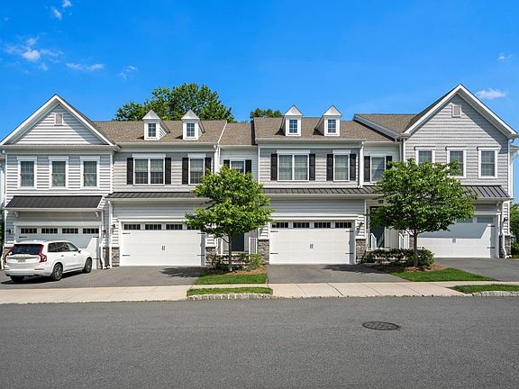 2nd image of 3 Azalea Ln