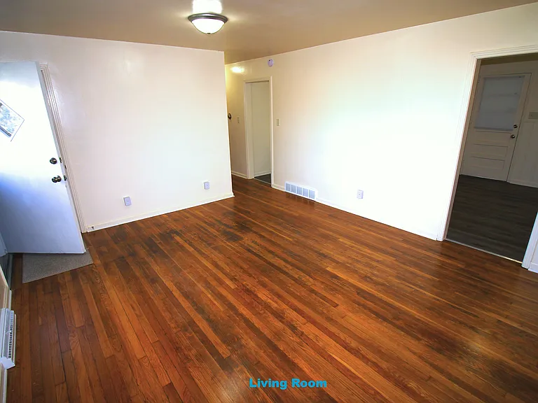 1090 Meridian Ct — Photo 6