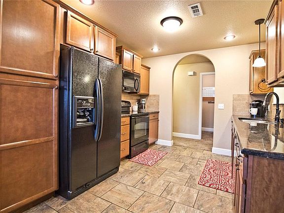 4th image of 2414 Heather Lynn Ln