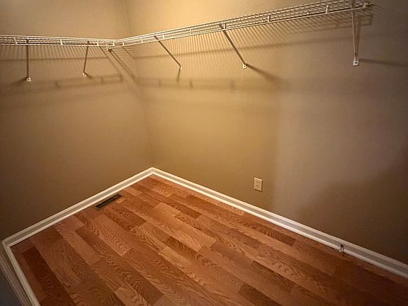 3rd image of 3840 Sugar Creek Dr