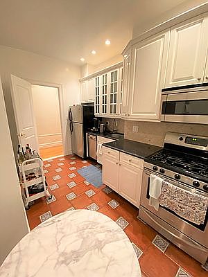 1st image of 76 W 86th St APT 4B