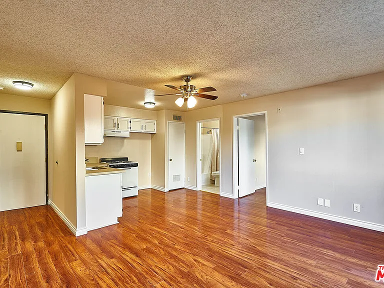 820 S Saint Andrews Pl #203 — Photo 15