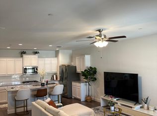 6820 Henry Dr, North Richland Hills, TX 76180