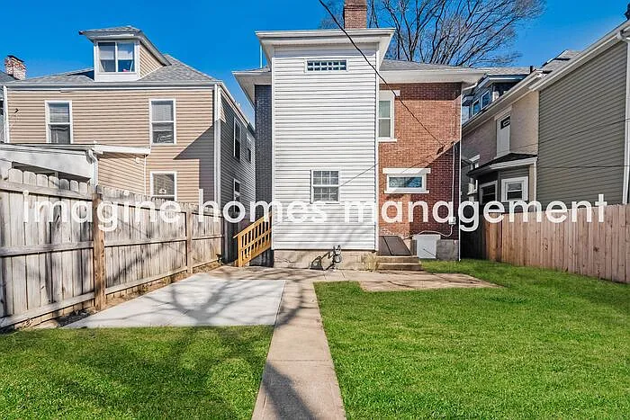 895 Linwood Ave — Photo 13