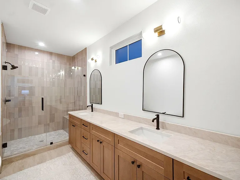 2212 Lou Ellen Ln #C — Photo 34
