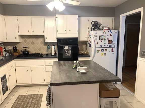3rd image of 71 Hillcrest Ave #1