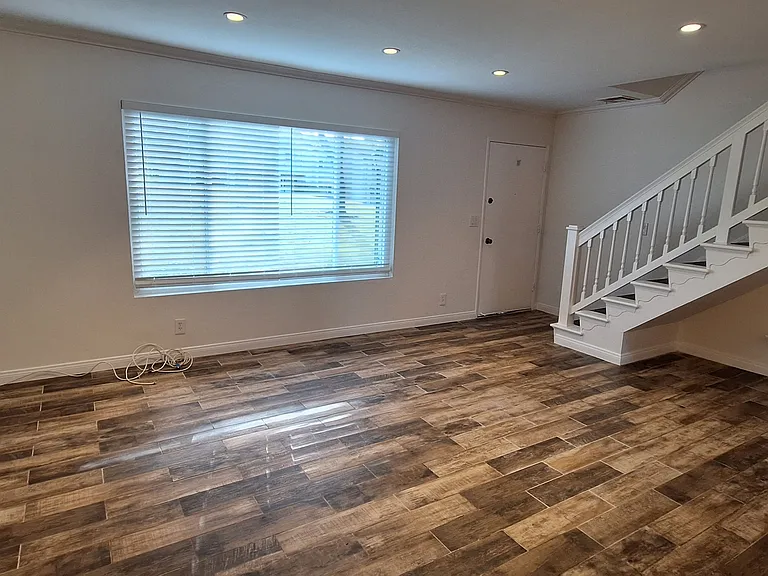 255 Green Moor Pl — Photo 3