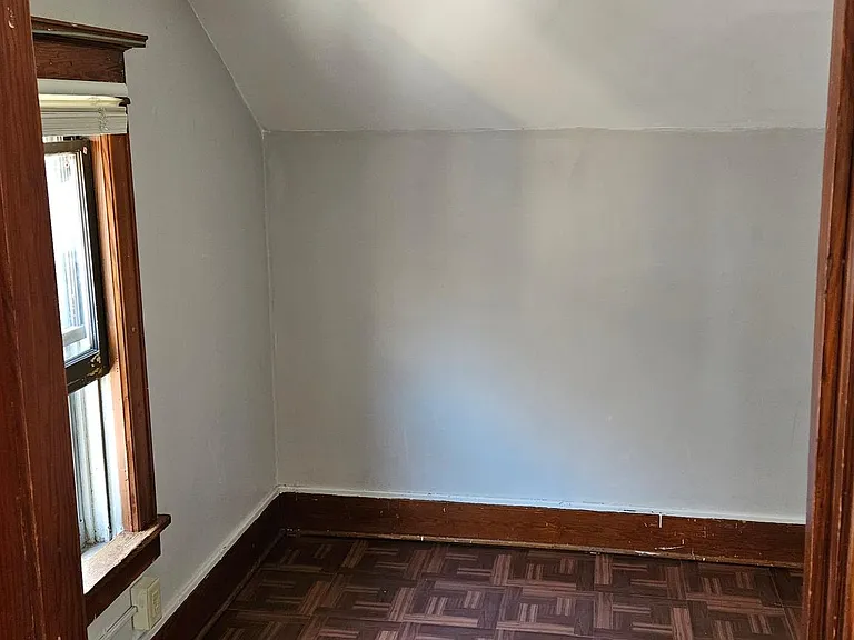2304 Thor Ave #UPPER — Photo 7