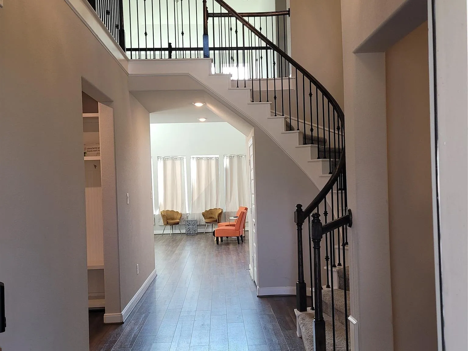 4 bed, 3.5 bath, 3219 sqft, $2,800 — Photo 4
