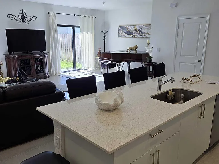 4917 Peacock Way #5838 — Photo 5