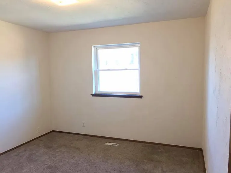 925 Saint James Ct #1 — Photo 10