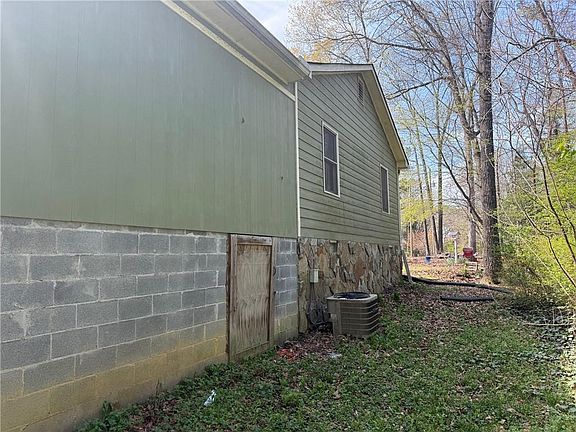 5th image of 65 Black Oak Rd SW