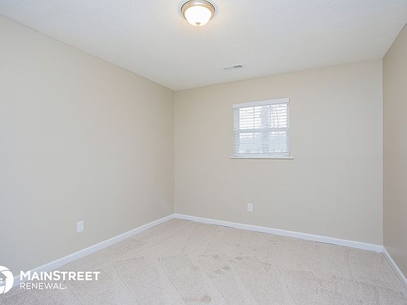 5th image of 806 Felicia St