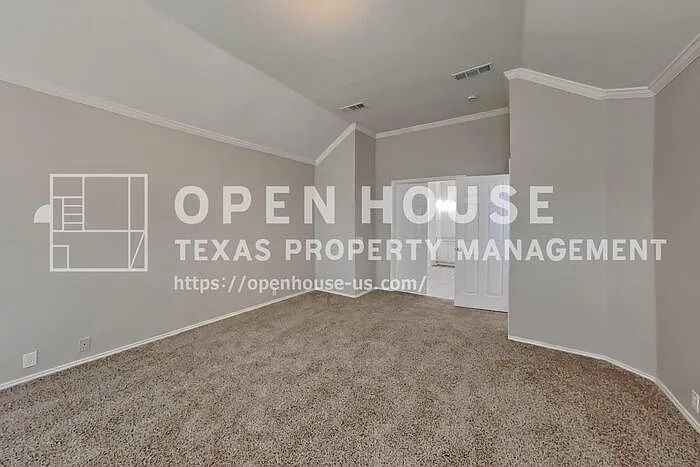 2906 Saint Vincent Dr — Photo 11