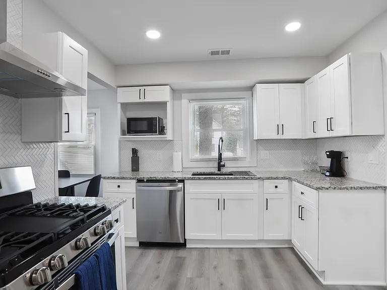 1673 Richland Rd SW — Photo 8