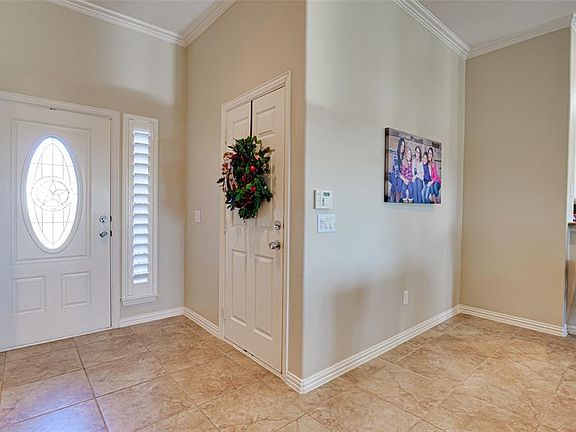 4th image of 9521 Lindenwood Trl