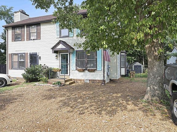 3rd image of 3203 Oakview Ct