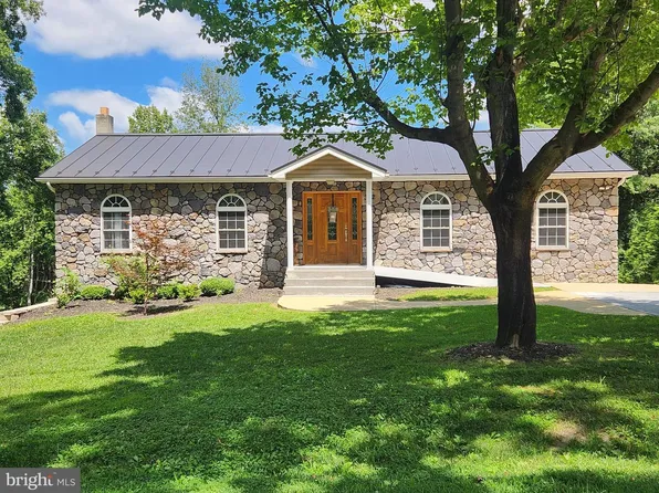 302 Hidden View Ln, Front Royal, VA 22630