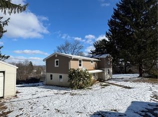 782 Hill St, Coshocton, OH 43812