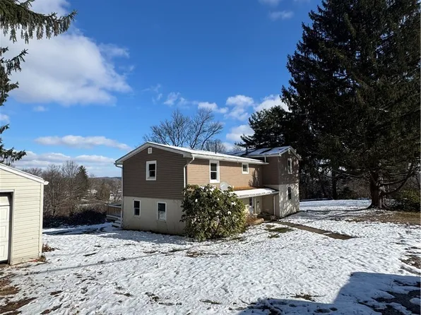 782 Hill St, Coshocton, OH 43812