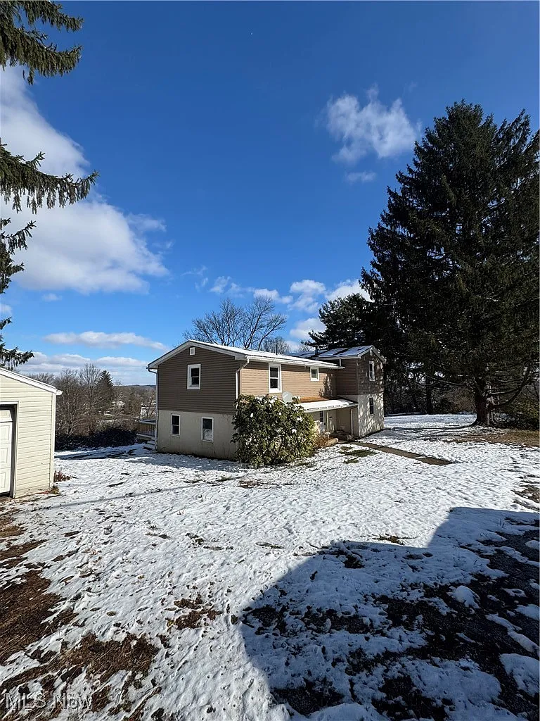 782 Hill St photo 1