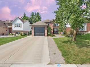 150 Bankside Dr, Kitchener, ON N2N 3E4