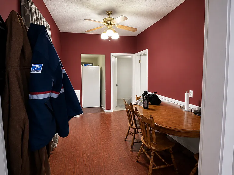 906 Church St — Photo 15