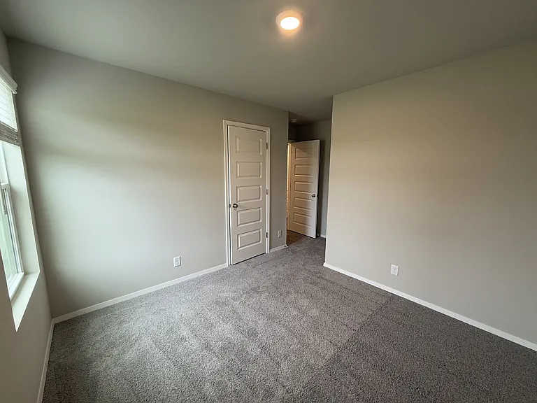 1114 W 8th Pl — Photo 11