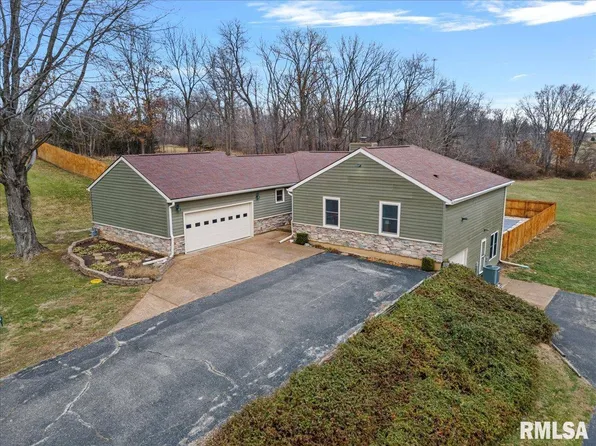 22 N Wind Ln, Cantrall, IL 62625