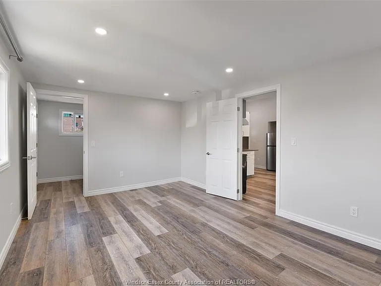 1069 Marentette Ave #UPPER — Photo 13