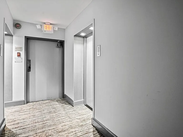 1825 T St NW #304 — Photo 23