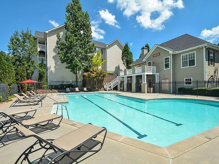 Scarlett Place Apartments — Photo 20