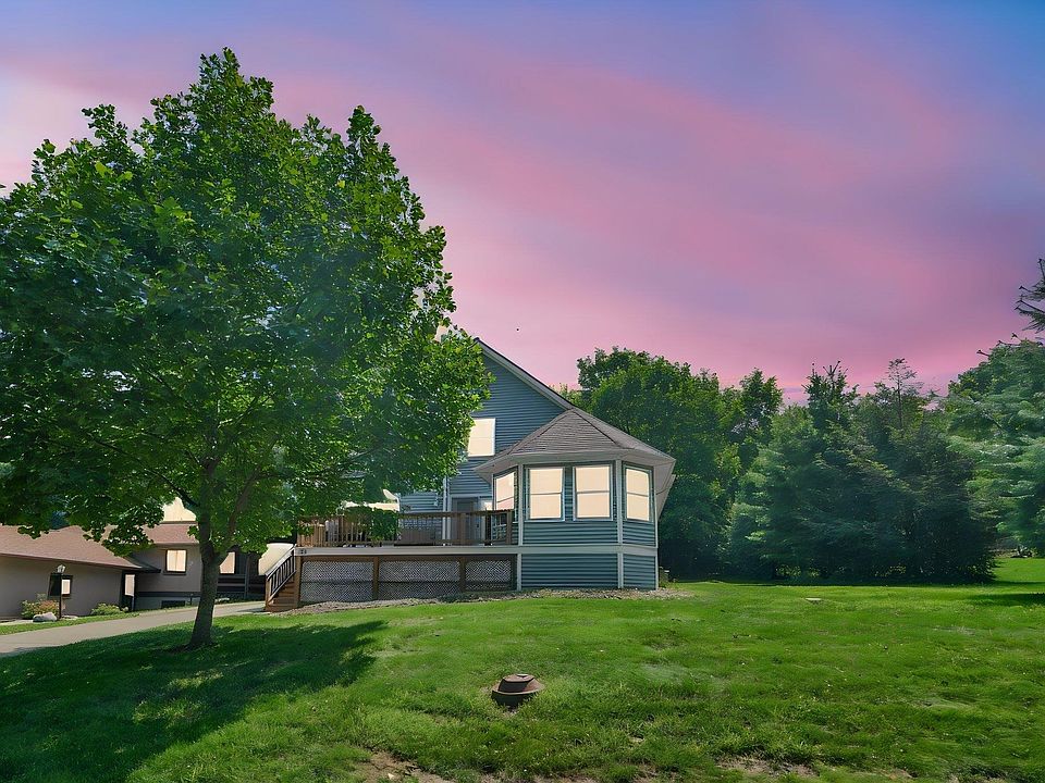 1st image of 748 King Beach Dr