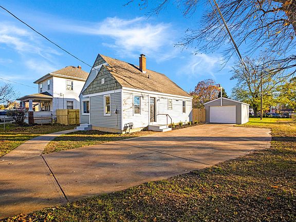 4th image of 983 Lawrence Dr