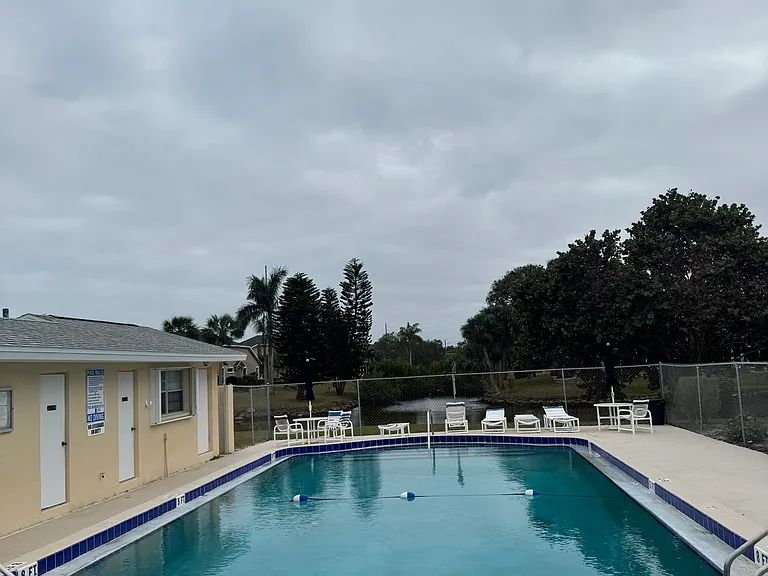 619 Desoto Ln — Photo 38