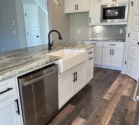 4th image of 3004 Rosewood Drive