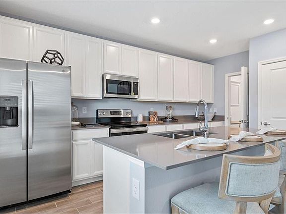 2nd image of 1615 Marksman Rd