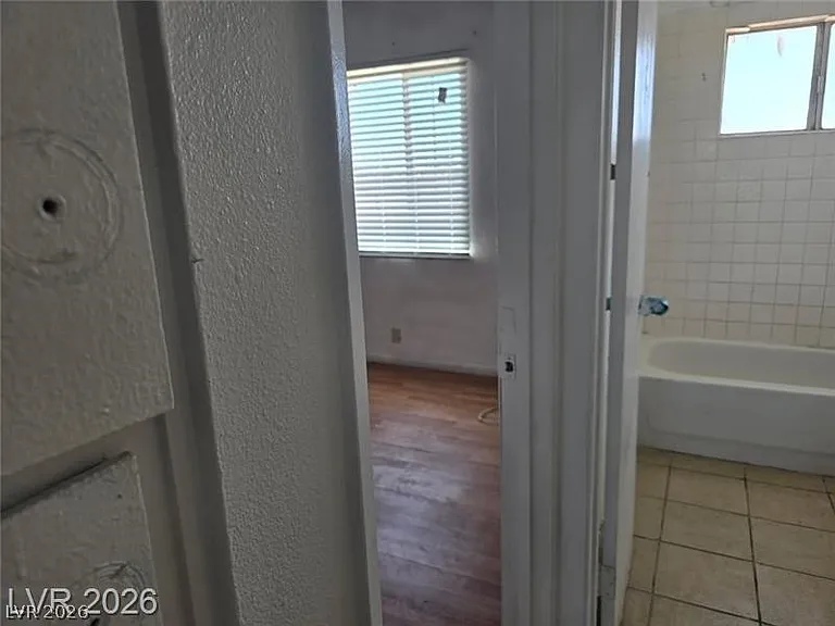 817 Duquesne Ave — Photo 12