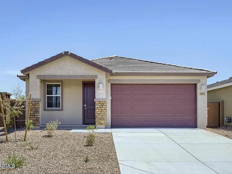4587 E Kenneth Ln — Photo 1