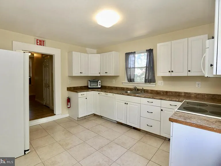 310 Ellis St — Photo 2