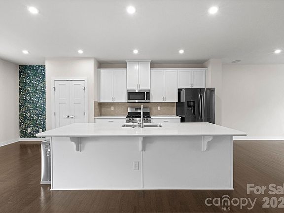4th image of 1835 Shumard Ln