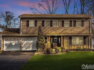 32 Arvin Rd, Old Bridge, NJ 08857