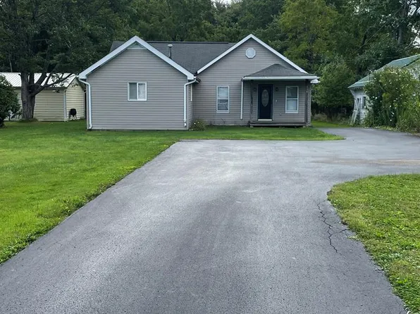 318 Oak Rd, Oil City, PA 16301