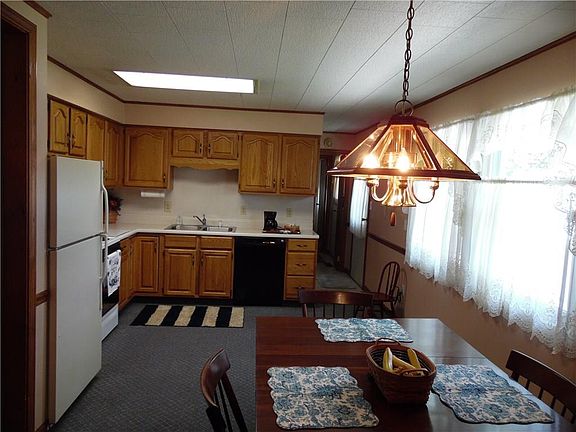 5th image of 604 Willow Dr