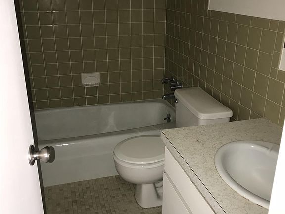 3rd image of 1731 NE 2nd St APT 1