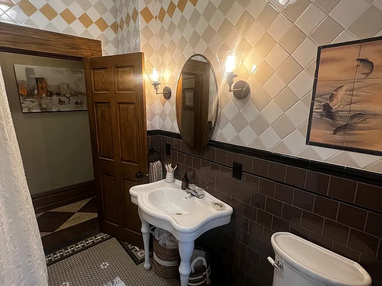 837 Innes St NE #1B — Photo 8
